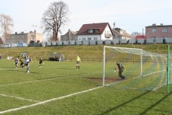 Ten strza Marcina Glienke zadecydowa o zwycistwie Unii. (fot. M.liwa-www.unia.tczew.glt.pl)